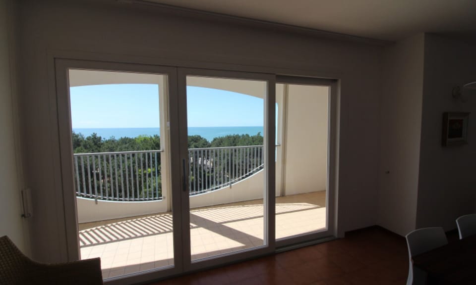 Apartment, 3 Bedrooms, Terrace, Ocean View | Living room