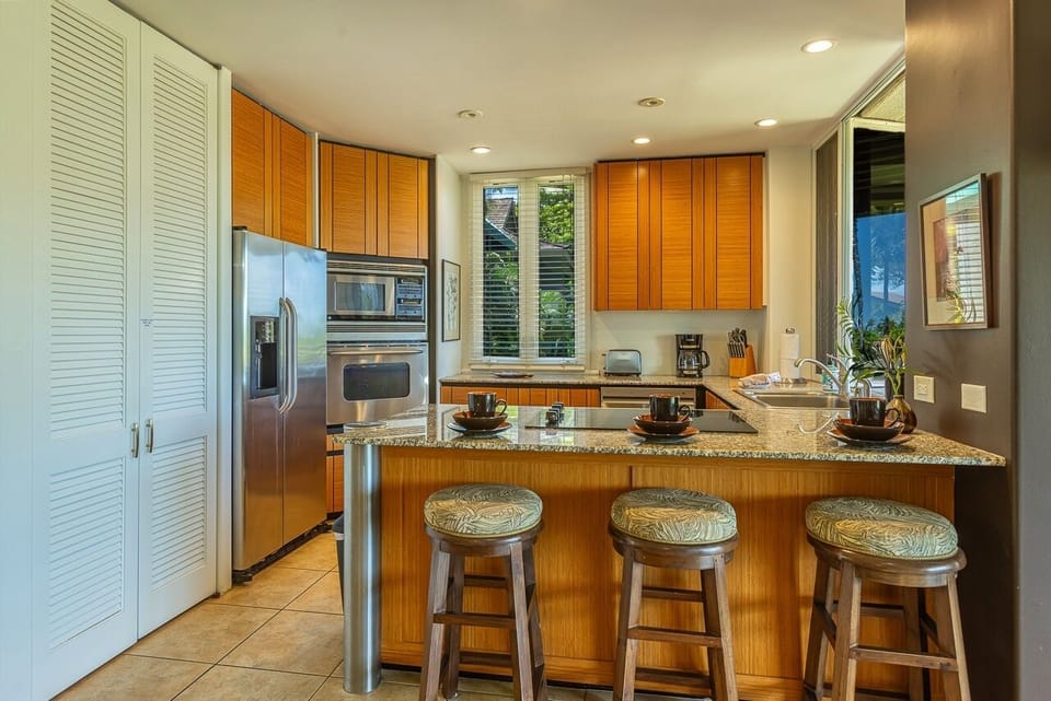 Condo, 2 Bedrooms | Private kitchen | Fridge, oven, coffee/tea maker, toaster