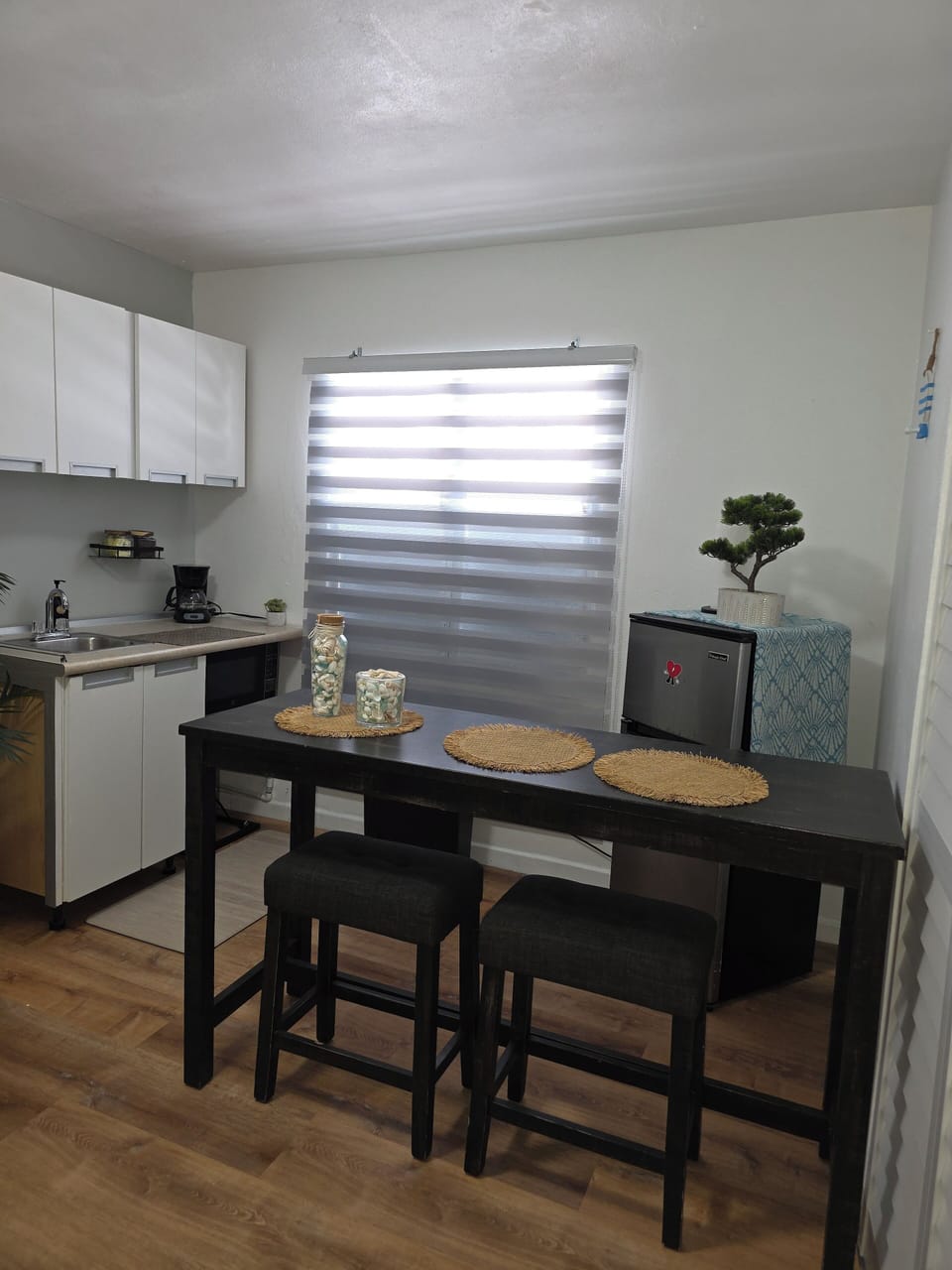 Standard Apartment | Private kitchen | Dining tables