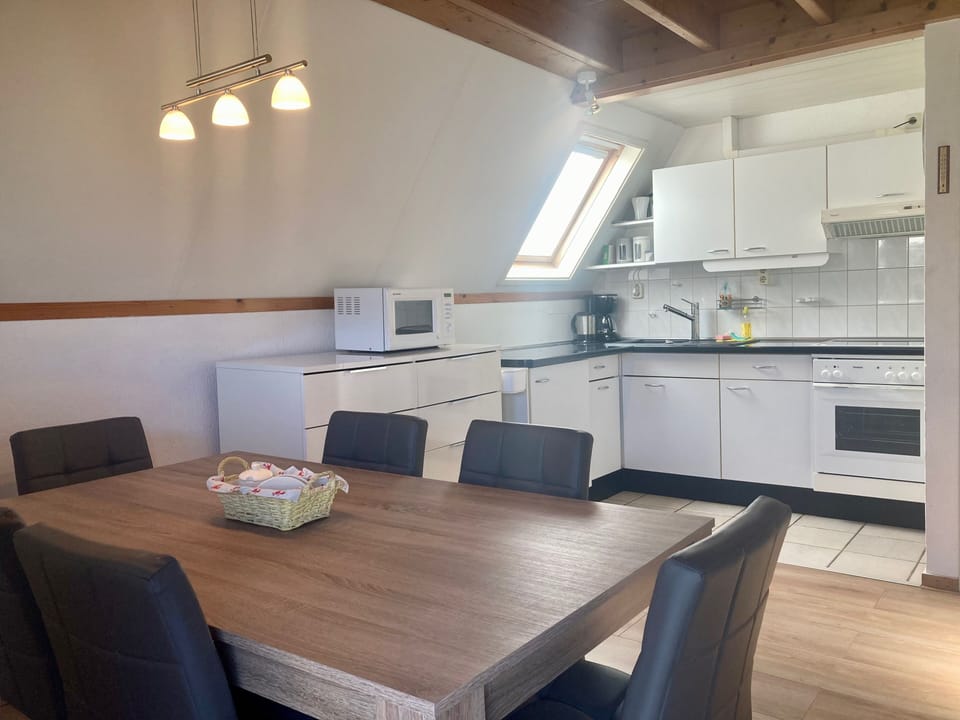 Bungalow, 3 Bedrooms, Terrace, Garden View | Private kitchen