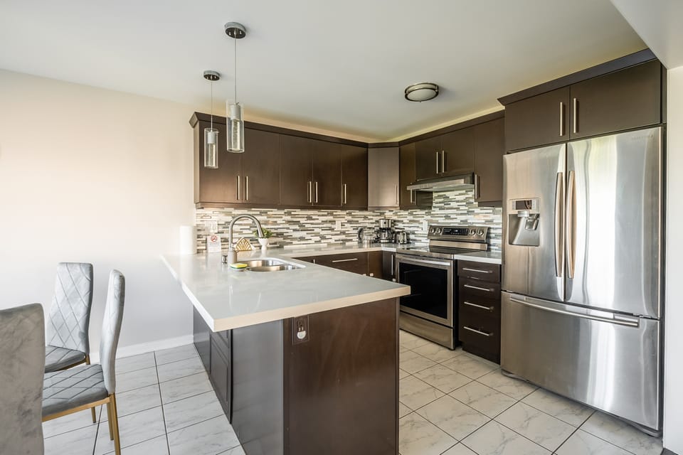Family House, 3 Bedrooms, Kitchen, Lake View | Private kitchen | Full-size fridge, microwave, oven, stovetop