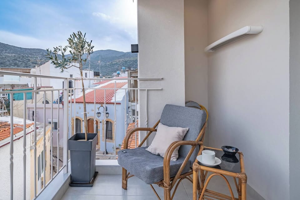 Apartment, 2 Bedrooms, Balcony, City View | Property grounds