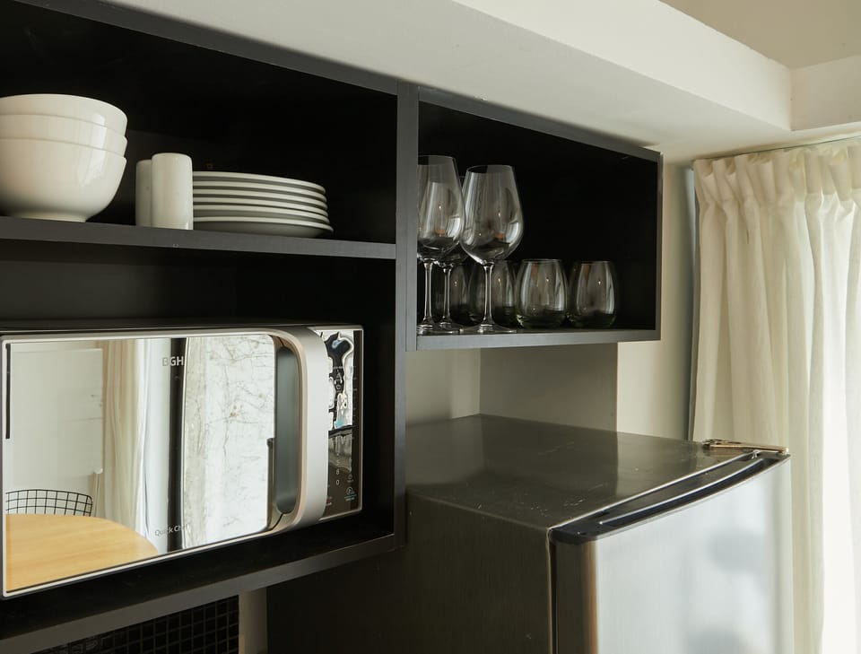 Studio | Private kitchen | Fridge, microwave, oven, toaster
