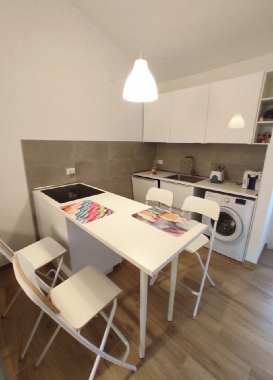 Apartment, 2 Bedrooms, Balcony, Garden View | Dining room