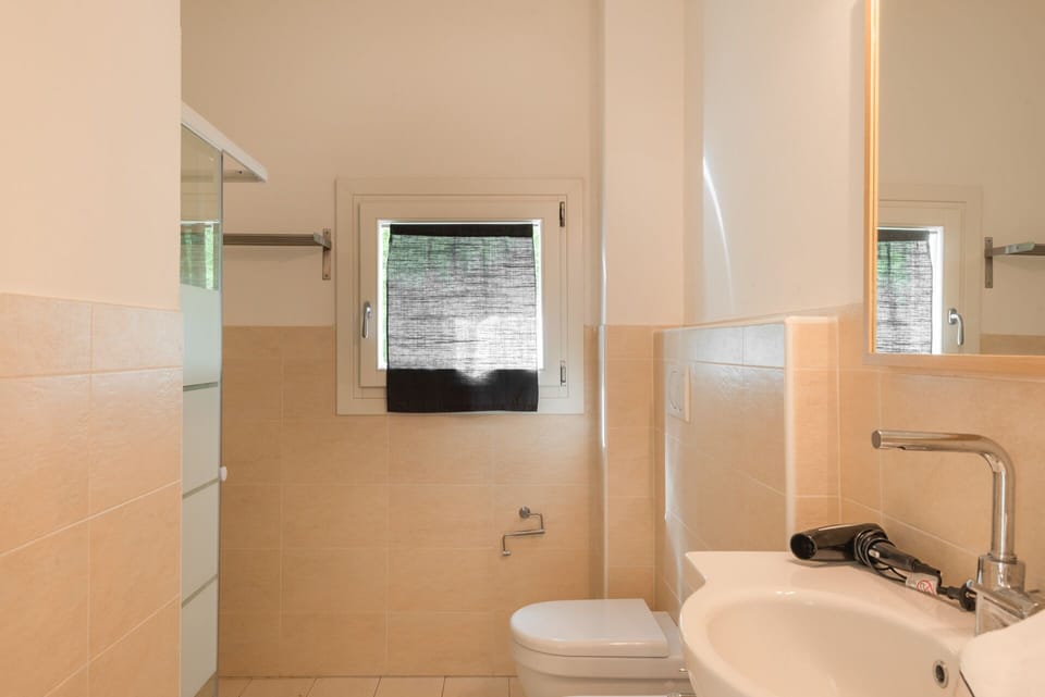 Elegant Residence Ea Bianca 2 Bedroom Sleeps 6 Plus Extra bed Available Apartment in Sardinia