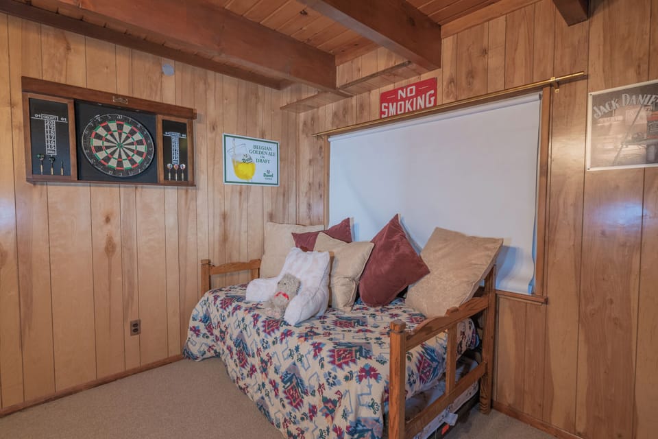 Big Wood Pines Cabin in Big Bear