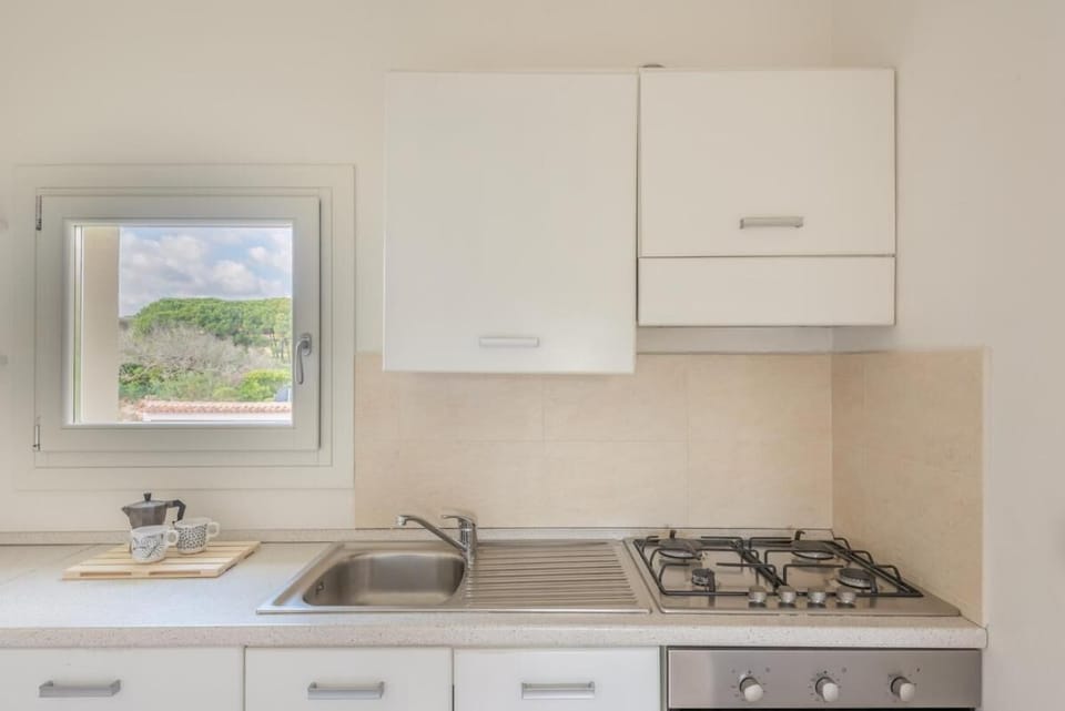 Apartment, 3 Bedrooms, Balcony | Private kitchen