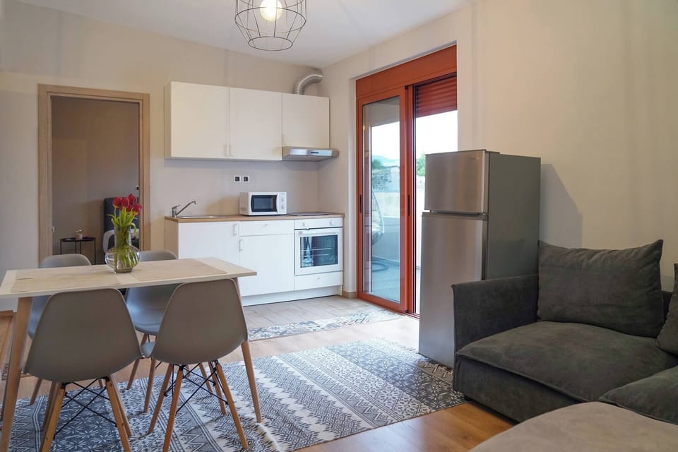 Apartment, 2 Bedrooms, Balcony, Garden View | Interior
