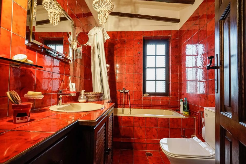 Sonia Rustic Mansion - 5bd 30 Sec Walk T Lodge in Euboea