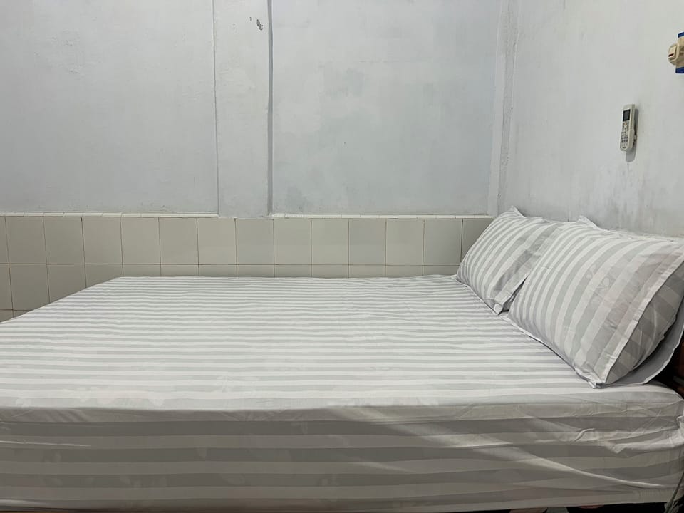 Standard Double Room | WiFi (free), bed sheets
