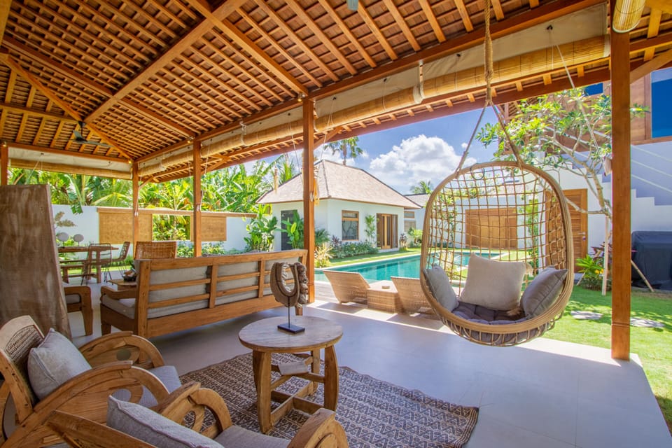 Deluxe Villa, 5 Bedrooms, Private Pool, Pool View | Living area | Smart TV