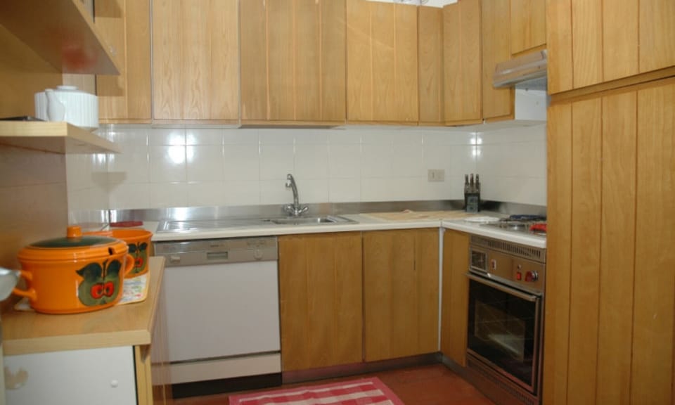 Villa, 3 Bedrooms, Balcony, Garden View | Interior