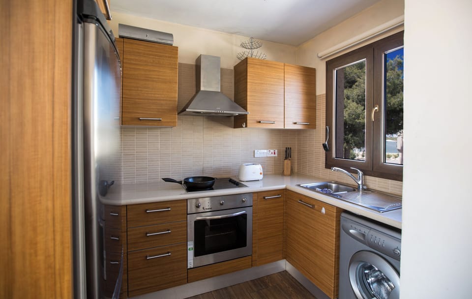 Apartment, 2 Bedrooms, Balcony, City View | Private kitchen