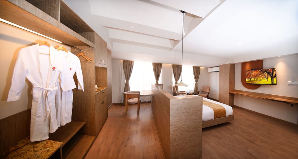 Suite | Premium bedding, memory foam beds, minibar, desk