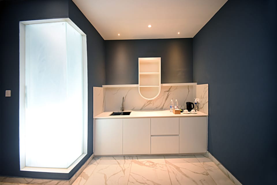 Penthouse | Premium bedding, memory foam beds, minibar, desk