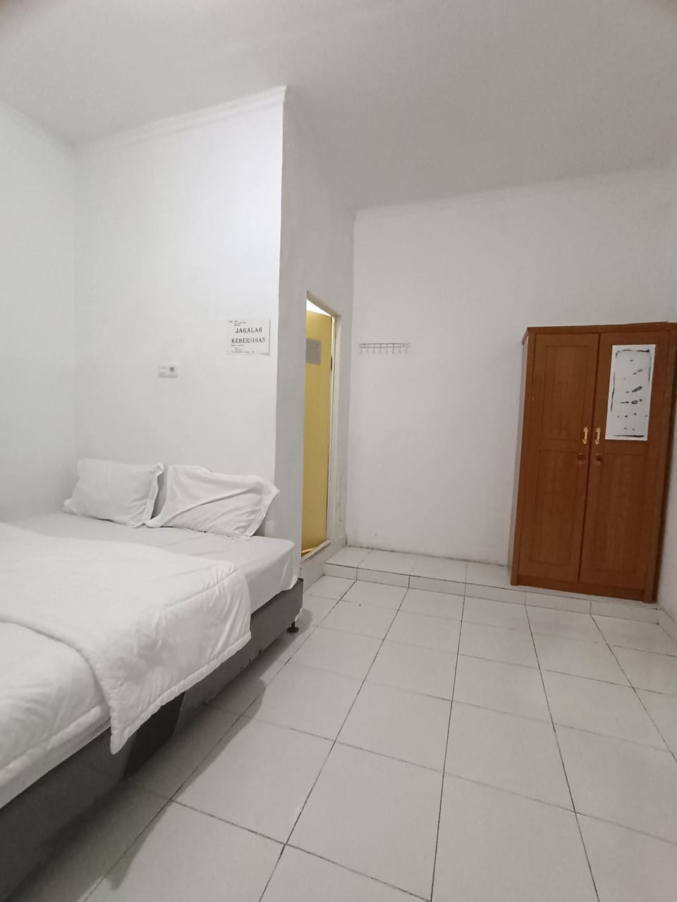Economy Double Room | Desk, laptop workspace, blackout drapes, free WiFi