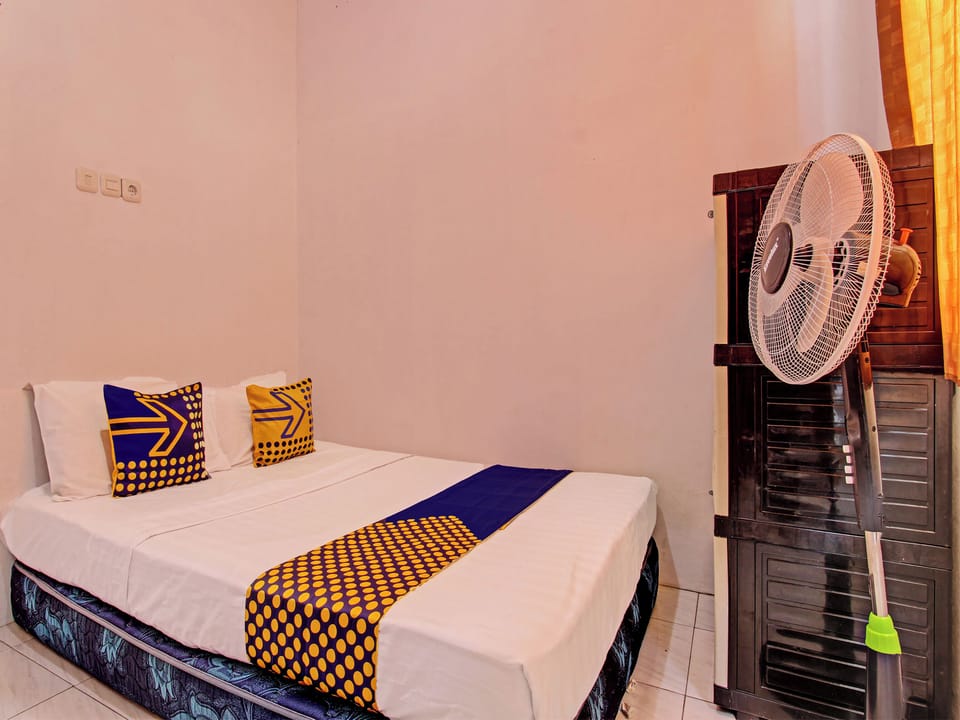 Economy Double Room | WiFi (free), bed sheets