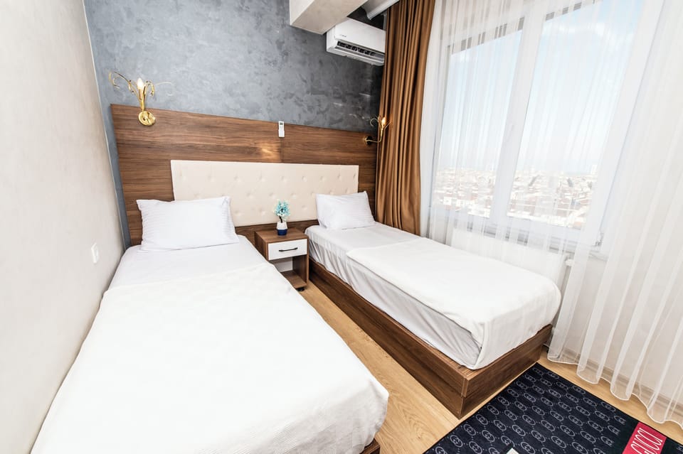 2 bedrooms, Egyptian cotton sheets, premium bedding, minibar