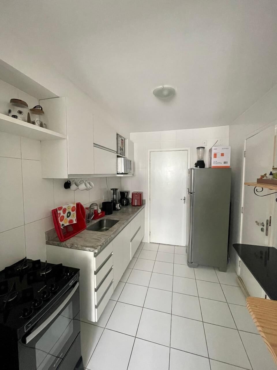 Family Apartment | Private kitchen | Full-size fridge, microwave, oven, blender