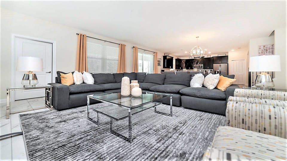 House, Multiple Beds, Pool Access, Pool View (8811IC CG) | Living area