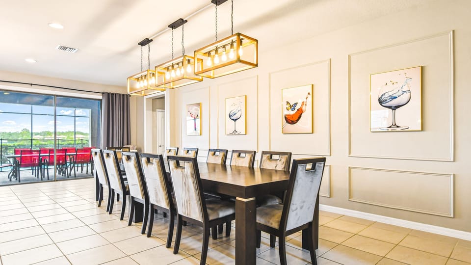 House, Multiple Beds, Pool Access, Pool View | Dining