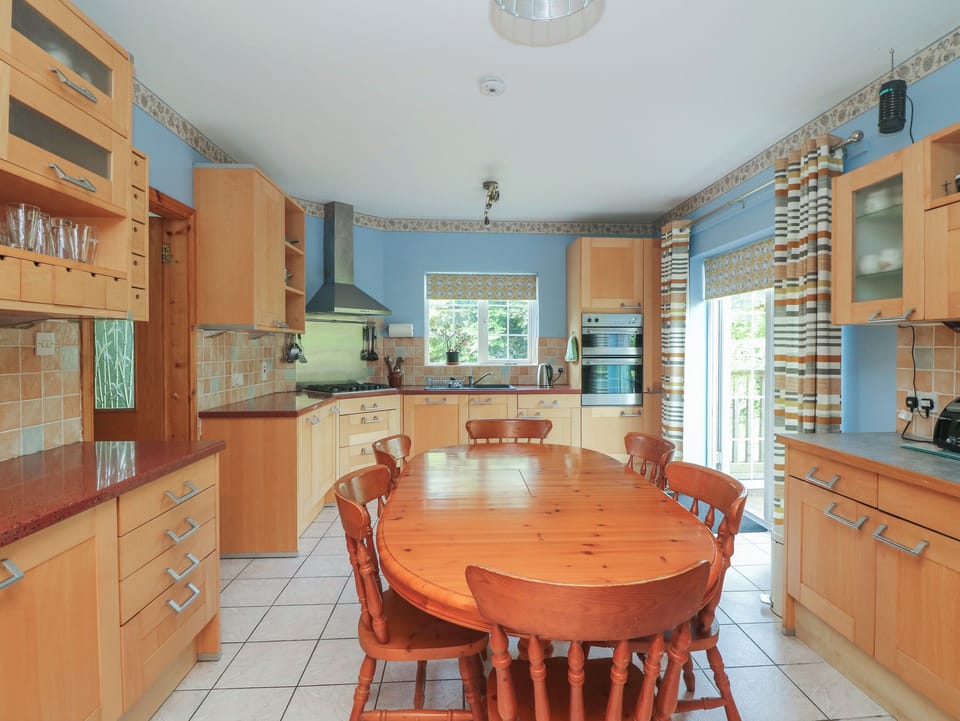 Fridge, dishwasher, electric kettle, toaster
