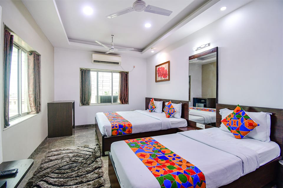 Egyptian cotton sheets, premium bedding, in-room safe, free WiFi