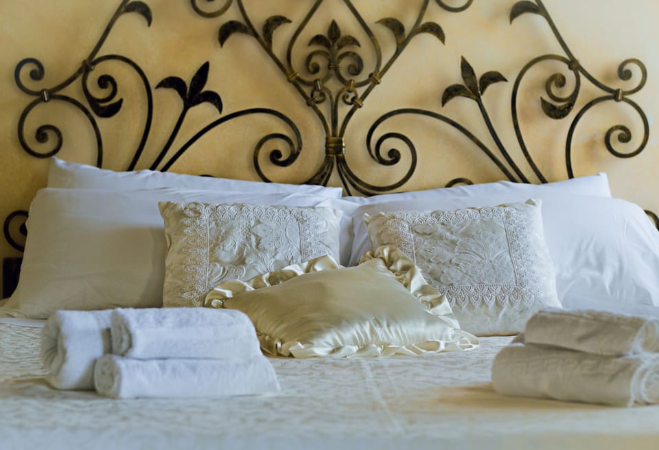 Double Room | Premium bedding, desk, soundproofing, cribs (surcharge)