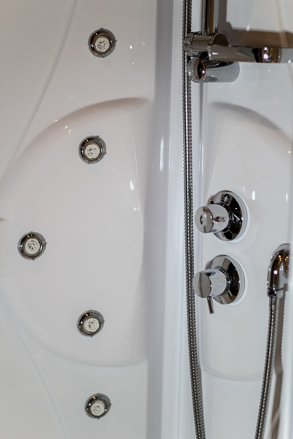 Double Room | Bathroom | Shower, free toiletries, hair dryer, bidet