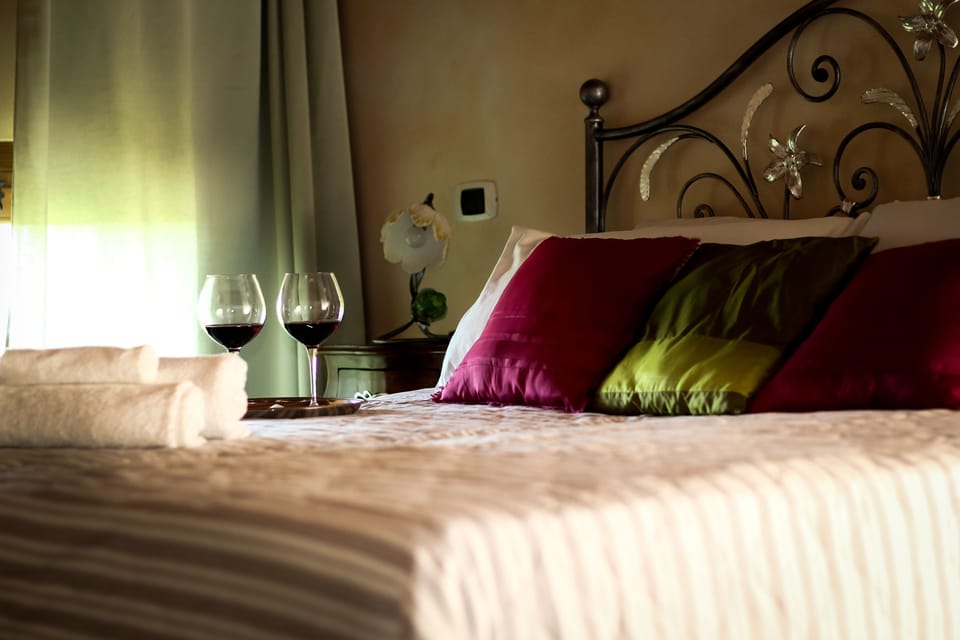 Premium bedding, desk, soundproofing, cribs/infant beds