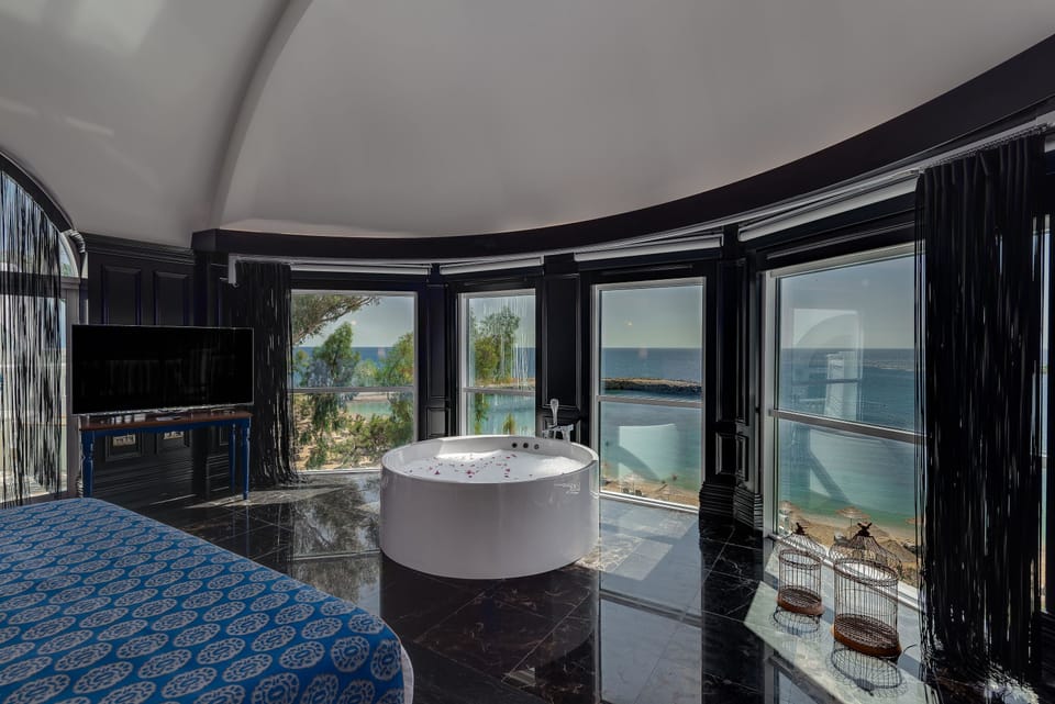 Presidential Villa, Private Pool | Premium bedding, free minibar, in-room safe, desk
