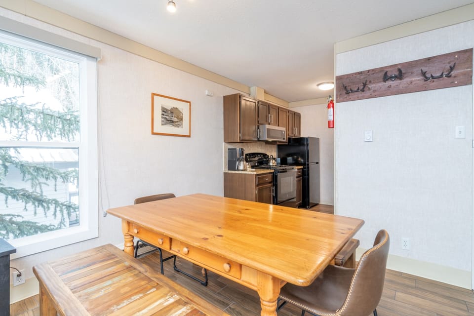 Condo, 1 Bedroom | Dining
