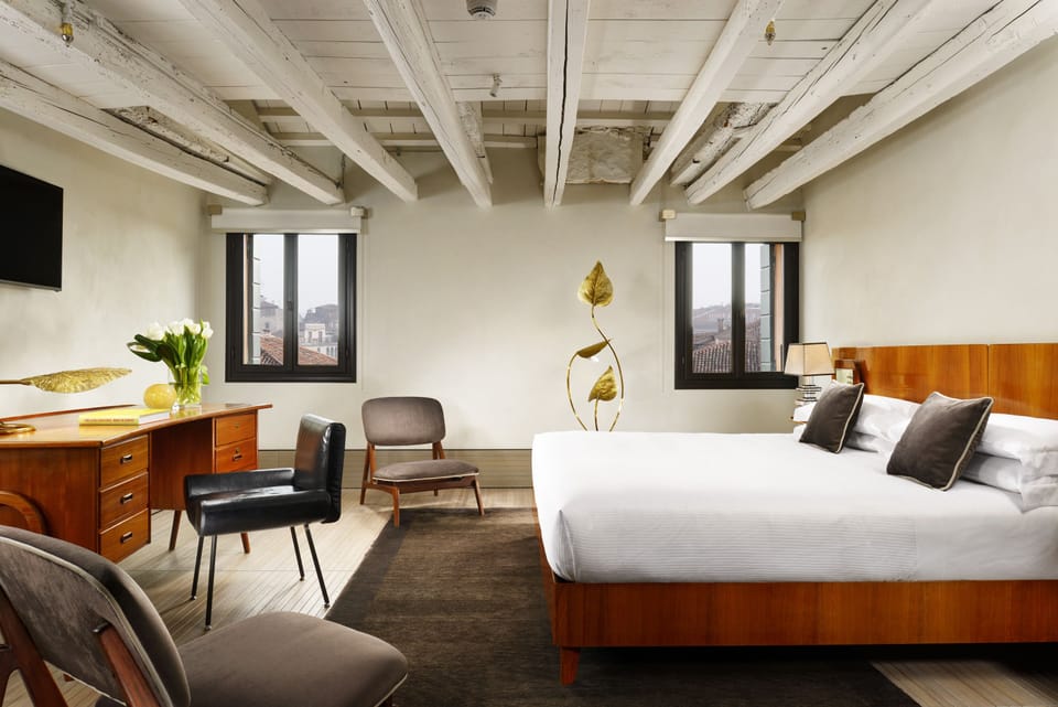 Deluxe Suite | Premium bedding, minibar, in-room safe, desk