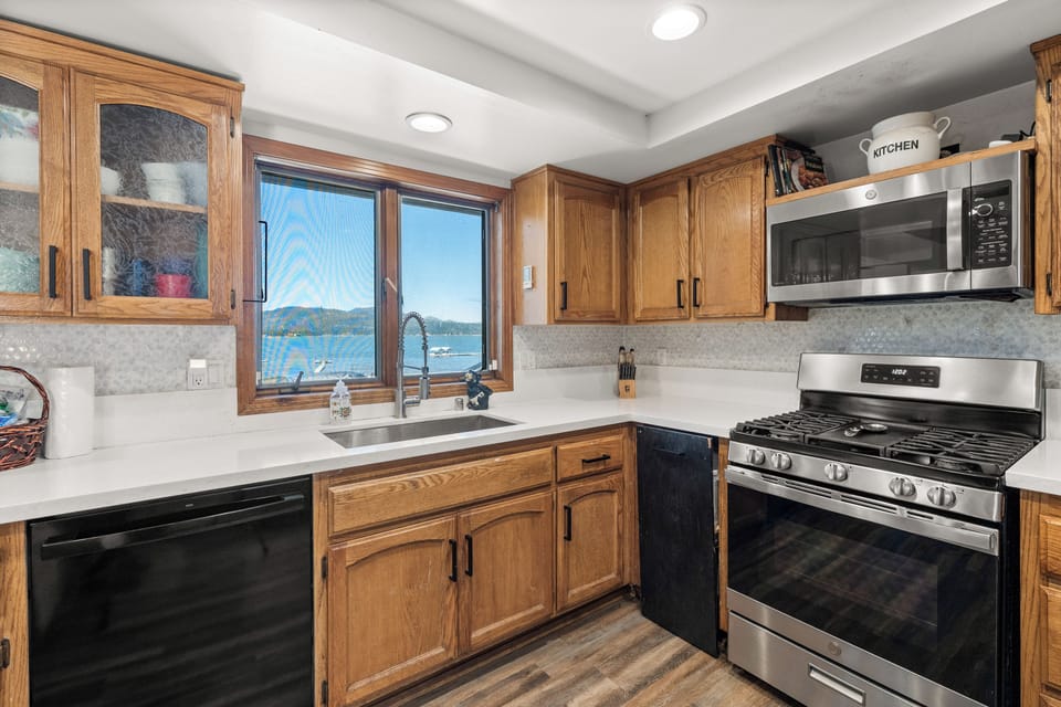 Basic Cabin | Private kitchen | Electric kettle