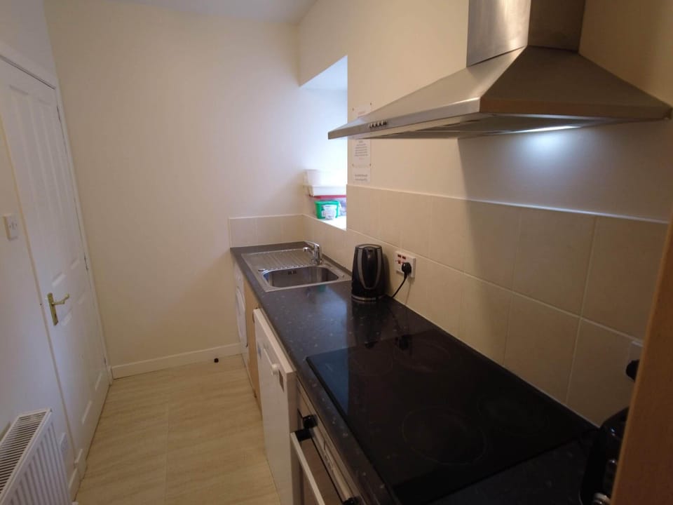 Cottage, Private Bathroom | Private kitchen | Highchair