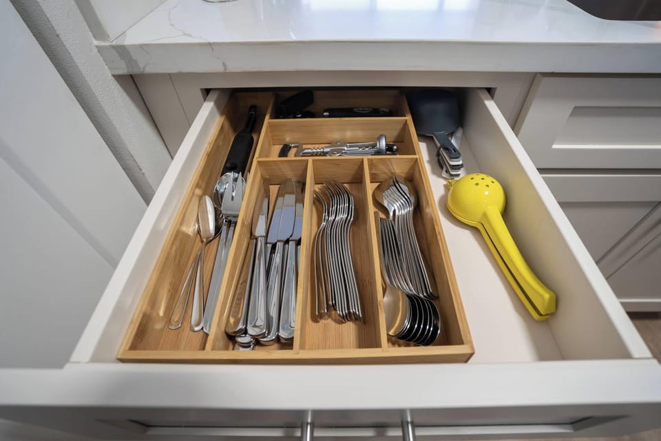 Luxury Studio | Private kitchen | Full-size fridge, microwave, oven, stovetop