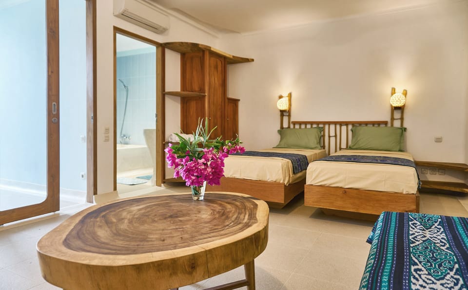 Villa, 2 Twin Beds, Bathtub, Sea View | 1 bedroom, in-room safe, laptop workspace, free WiFi