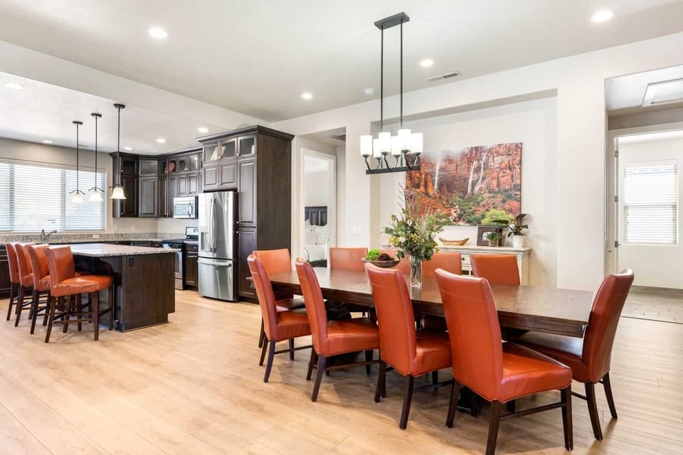 House, 6 Bedrooms | Dining