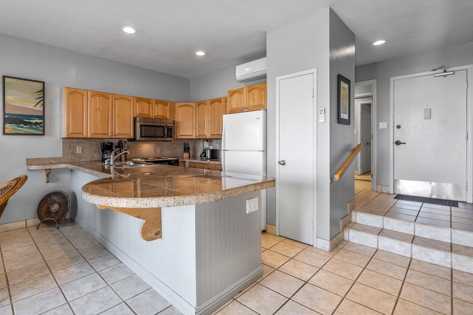 Condo, 1 Bedroom | Private kitchen | Coffee/tea maker, fridge, oven, toaster