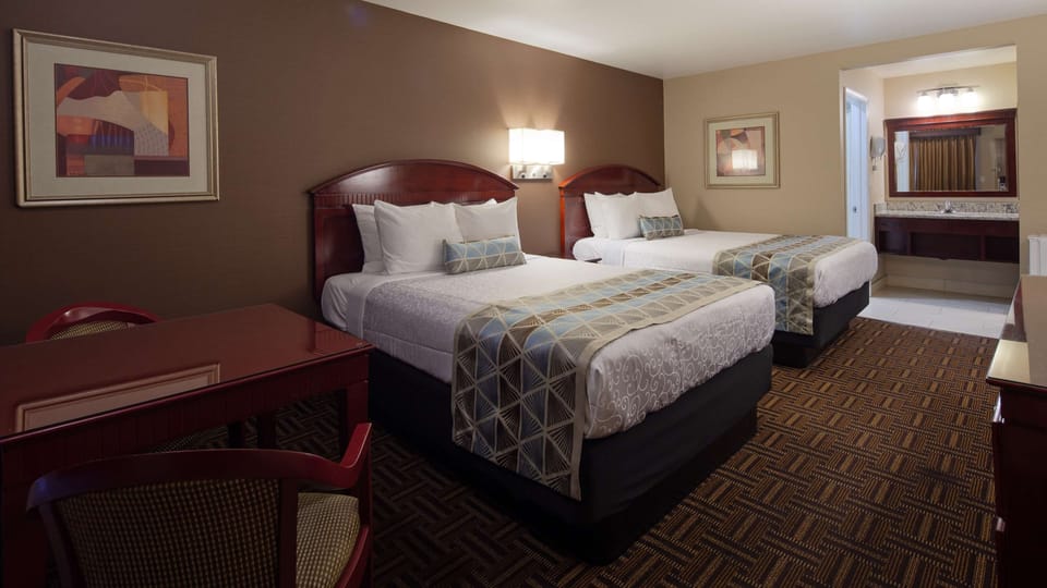 Standard Room, 2 Double Beds, Accessible, Non Smoking | Desk, WiFi, bed sheets, alarm clocks