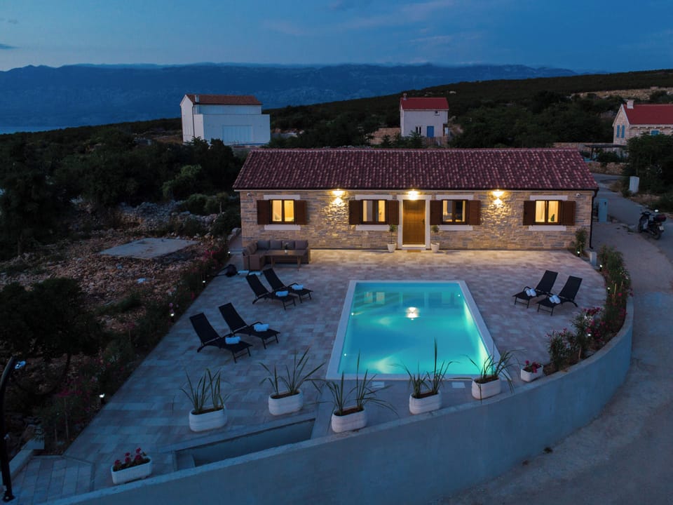 Villa, Private Pool | 2 bedrooms, iron/ironing board, free WiFi, bed sheets