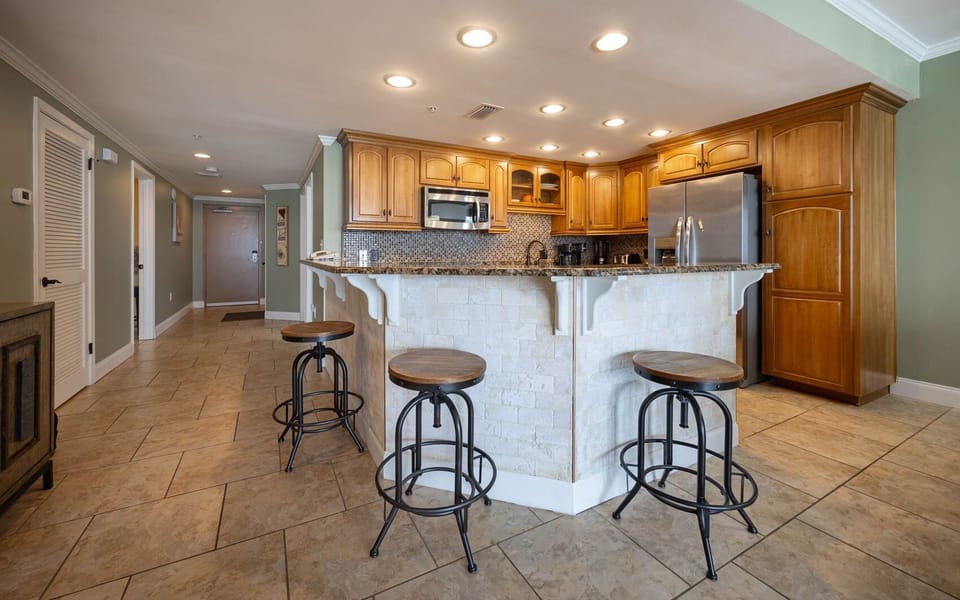Condo, 3 Bedrooms | Private kitchen | Coffee/tea maker, fridge, oven
