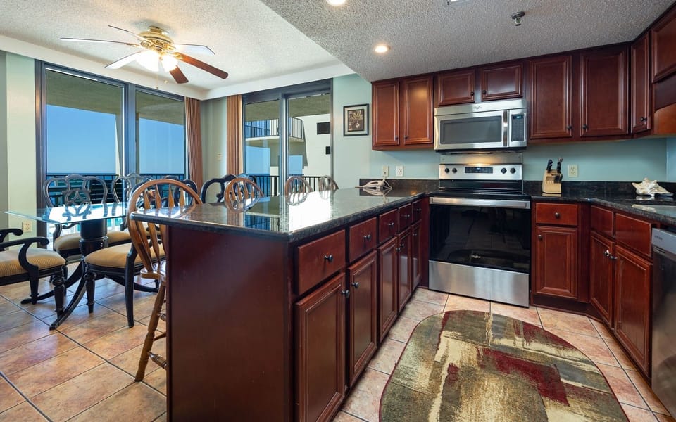 Condo, 3 Bedrooms | Private kitchen | Coffee/tea maker, fridge, oven