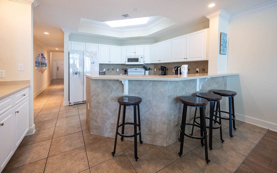 Condo, 3 Bedrooms | Private kitchen | Coffee/tea maker, fridge, oven