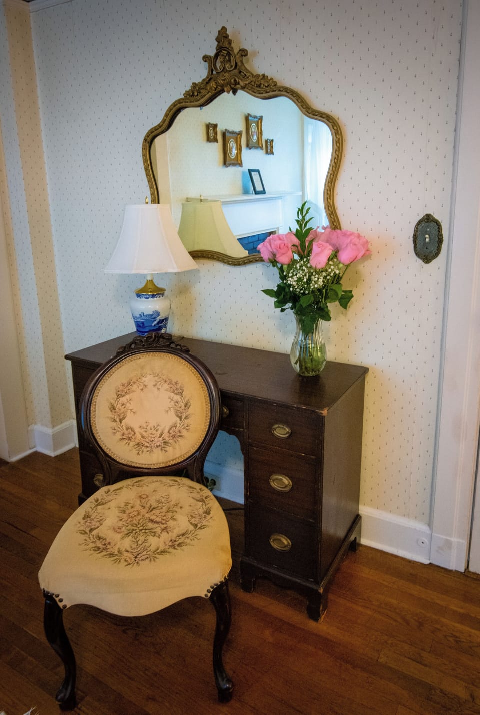 M4 Romantic Suite | Iron/ironing board, free WiFi, bed sheets