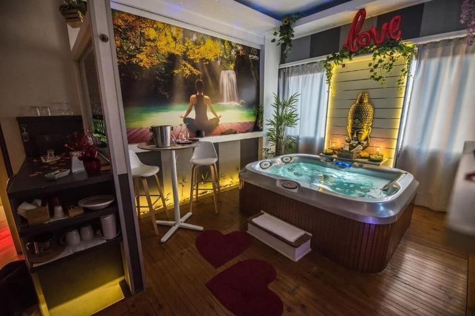 Romantic Suite | Living area