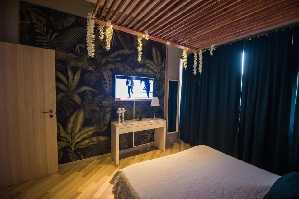 Superior Suite | 1 bedroom, desk, blackout drapes, free WiFi