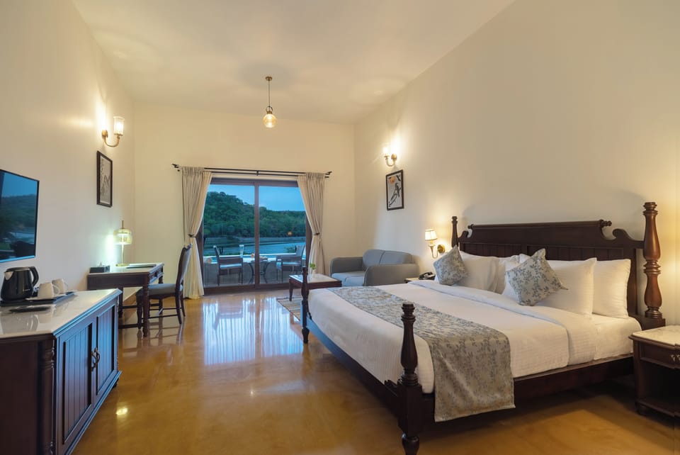 Luxury Pool Suite Room | Minibar, desk, blackout drapes, iron/ironing board (on request)