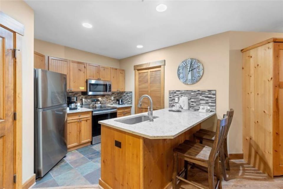 Condo (2 Bedroom Condo at The Springs in Riv) | Exterior