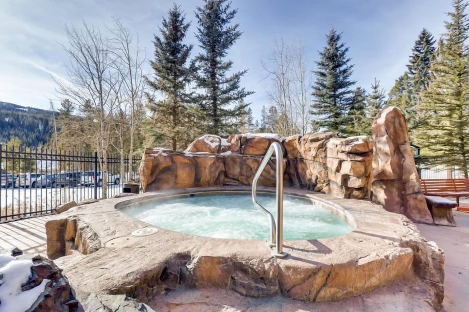 Condo (2 Bedroom Condo at The Springs in Riv) | Exterior